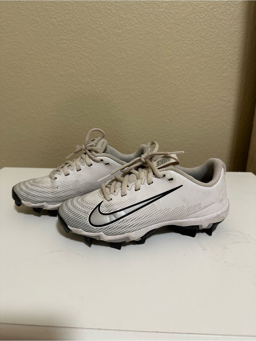 Worn 1 season | Nike Vapor Kids White Football Cleats